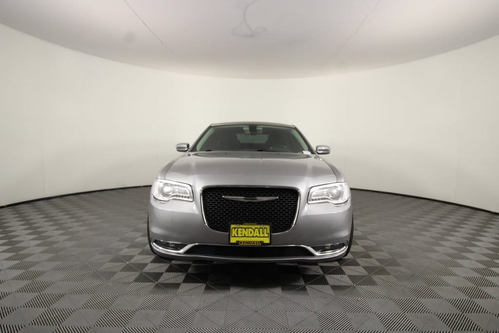 Used 2018 Chrysler 300 Limited 4D Sedan – 2C3CCAKG3JH268398