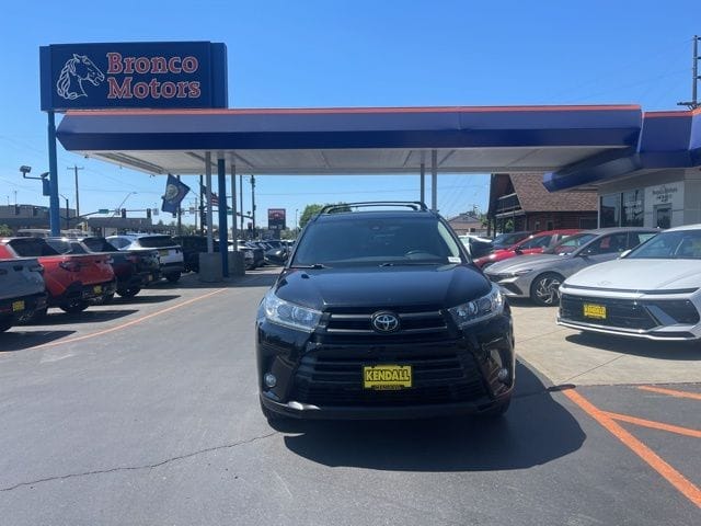 Used 2018 Toyota Highlander SE 4D Sport Utility – 5TDJZRFH4JS490341