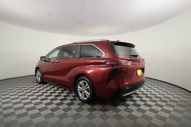 Used 2024 Toyota Sienna Platinum 4D Passenger Van – 5TDESKFC8RS128493