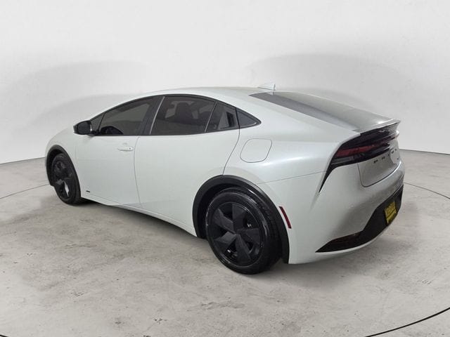 Used 2024 Toyota Prius LE 5D Hatchback – JTDADABU6R3021154