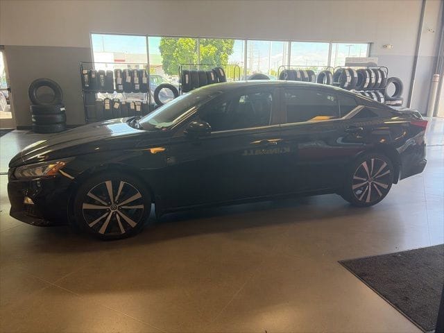 Used 2021 Nissan Altima 2.0 SR 4D Sedan – 1N4AL4CVXMN376486