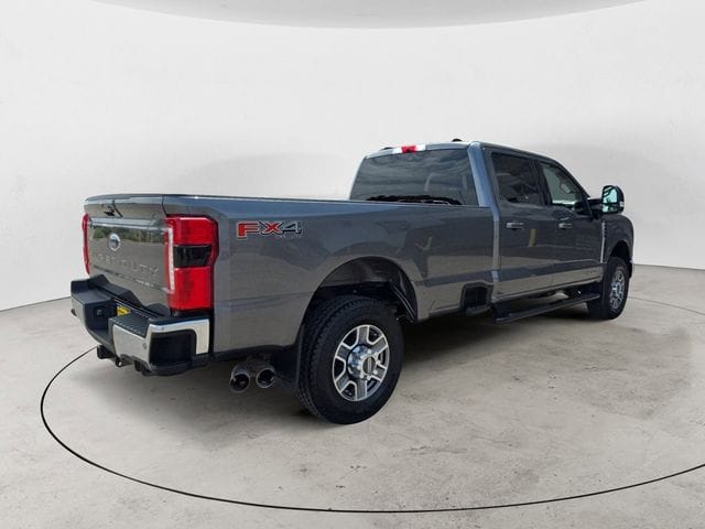 Used 2025 Ford F-350SD Lariat 4D Crew Cab – 1FT8W3BT1SEC42523