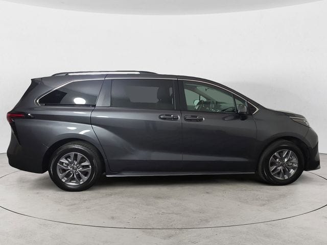 Used 2025 Toyota Sienna LE 4D Passenger Van – 5TDKSKFC4SS190577